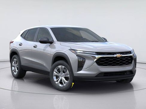 New 2026 Chevrolet Trax LS w/ Driver Confidence Package FWD image 7