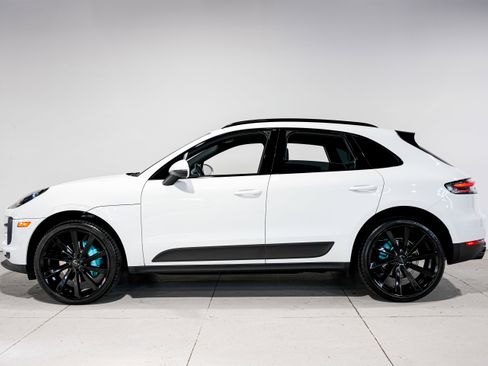 Used 2021 Porsche Macan S w/ Premium Package image 7