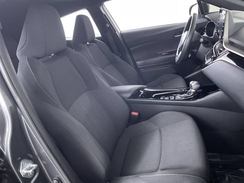 Used 2019 Toyota C-HR XLE FWD image 23