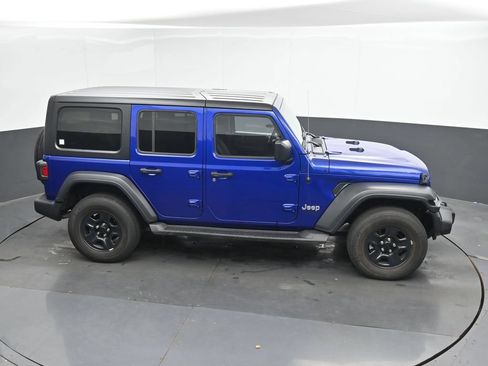 Used 2018 Jeep Wrangler Unlimited Sport AWD/4WD image 31