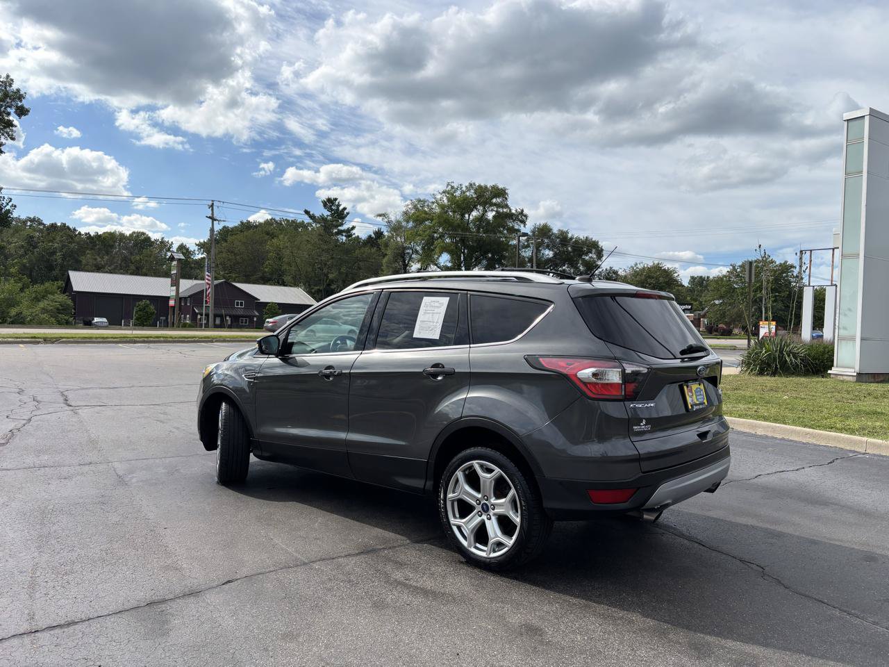 Used 2017 Ford Escape Titanium w/ Equipment Group 301A AWD/4WD image 5