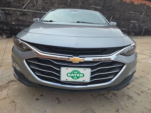 Used 2024 Chevrolet Malibu LT FWD image 2