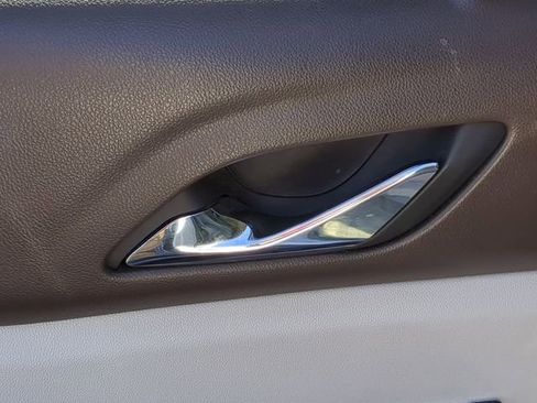 Used 2018 GMC Acadia SLT image 32