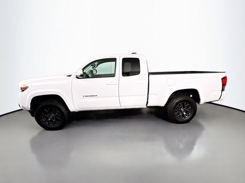 Used 2022 Toyota Tacoma SR5 w/ Technology Package RWD image 6