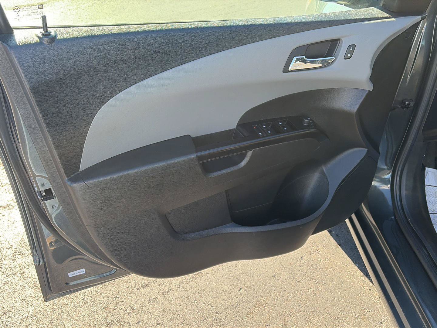 Used 2019 Chevrolet Sonic LT FWD image 9