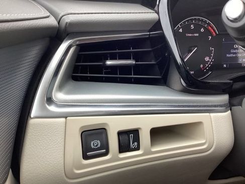 Used 2025 Cadillac XT5 Premium Luxury w/ LPO, Floor Liner Package AWD/4WD image 35