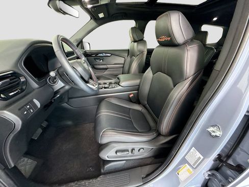 Certified 2025 Honda Pilot TrailSport image 19