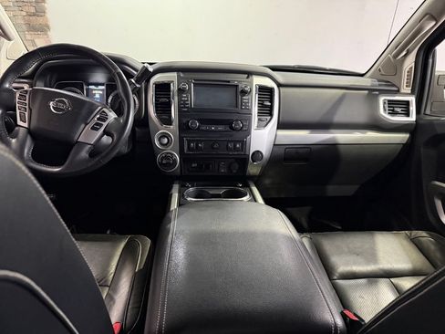 Used 2016 Nissan Titan PRO-4X w/ Pro-4x Convenience Package AWD/4WD image 24
