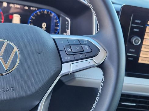 New 2025 Volkswagen Taos SEL image 10