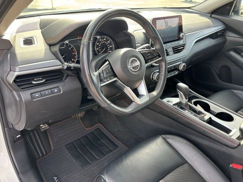 Used 2024 Nissan Altima 2.5 SR FWD image 13