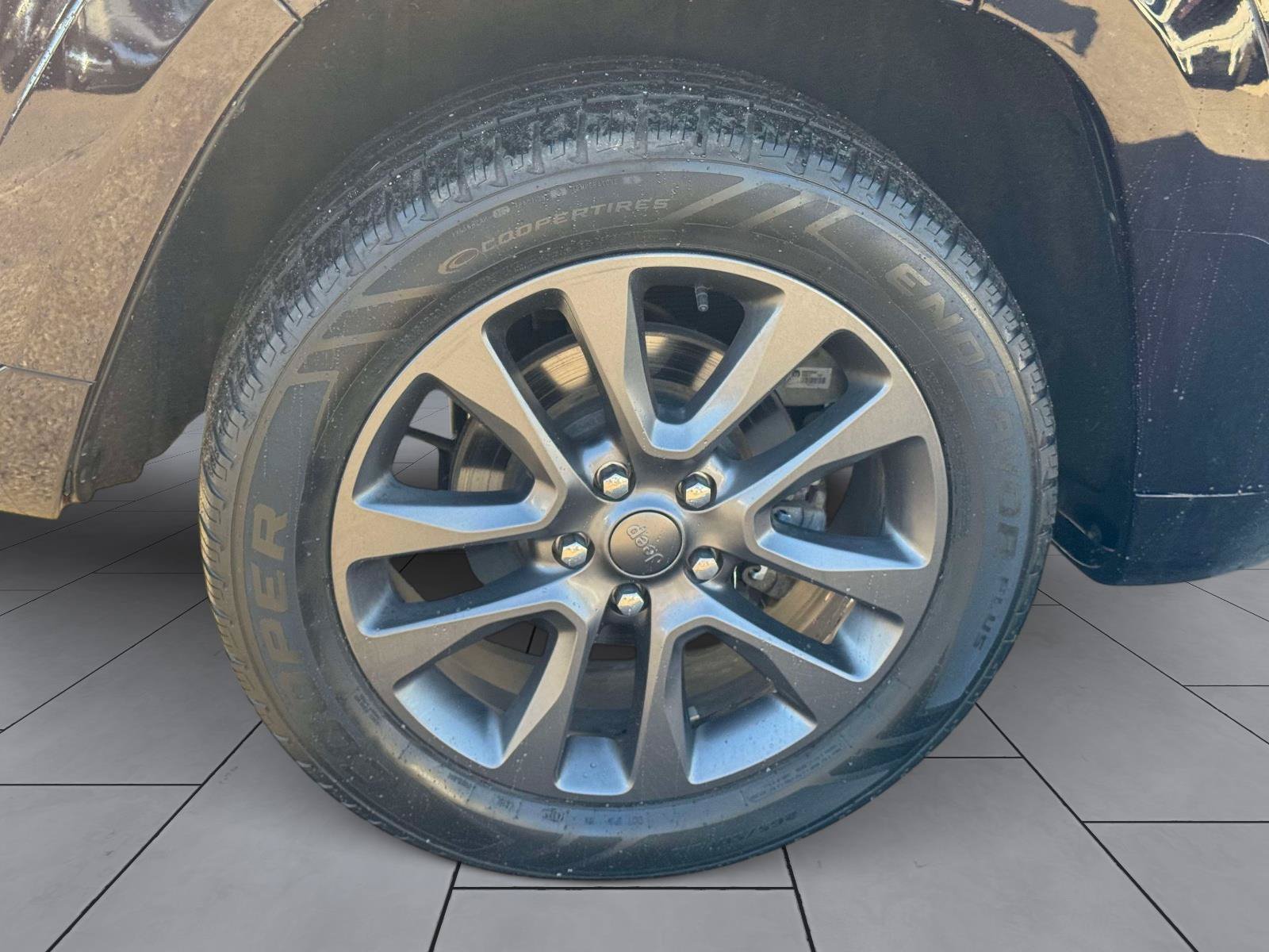 Used 2019 Jeep Grand Cherokee High Altitude AWD/4WD image 9