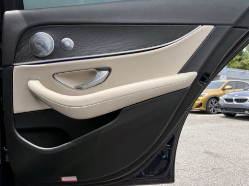 Used 2019 Mercedes-Benz E 300 image 27