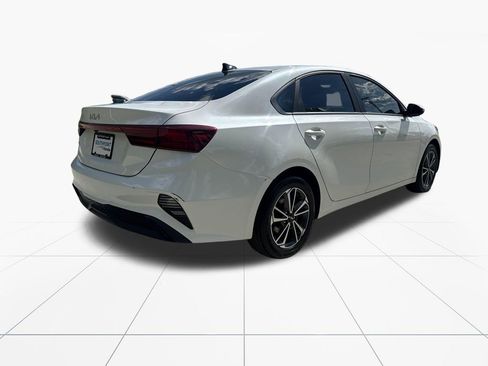 Used 2022 Kia Forte LXS FWD image 9