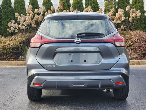 Used 2022 Nissan Kicks S image 7