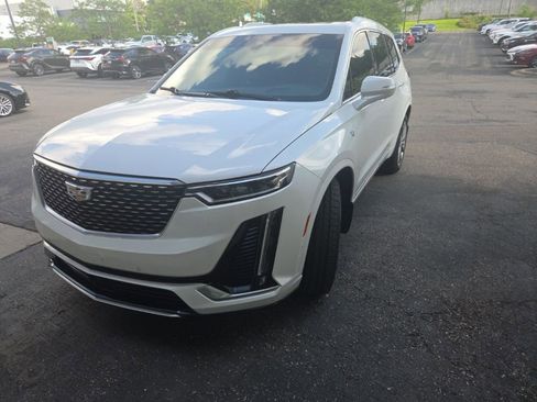 Used 2020 Cadillac XT6 Premium Luxury AWD/4WD image 3