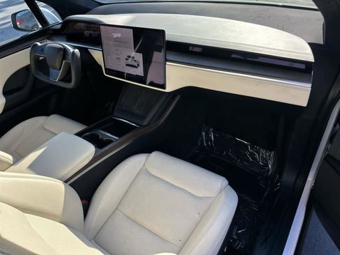 Used 2022 Tesla Model X image 12