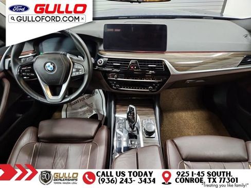 Used 2021 BMW 530e w/ Executive Package image 11