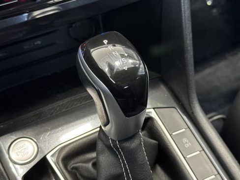 Used 2023 Volkswagen Tiguan SE FWD image 25
