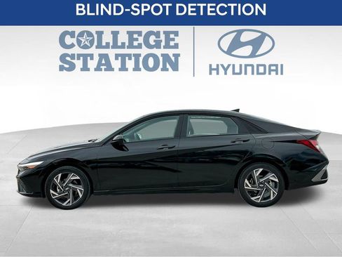 Used 2025 Hyundai Elantra Sport w/ Cargo Package FWD image 7