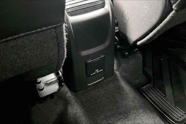 Used 2022 Buick Encore Preferred w/ Safety Package AWD/4WD image 22
