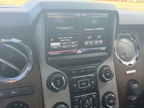 Used 2016 Ford F250 Lariat w/ Lariat Interior Package AWD/4WD image 27