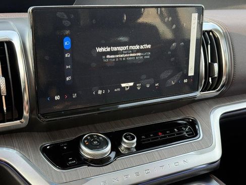 New 2026 Ford Expedition Platinum image 14