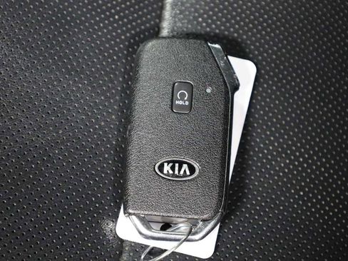 Used 2021 Kia Telluride LX image 47