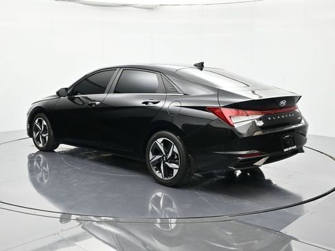 Used 2023 Hyundai Elantra Limited image 7