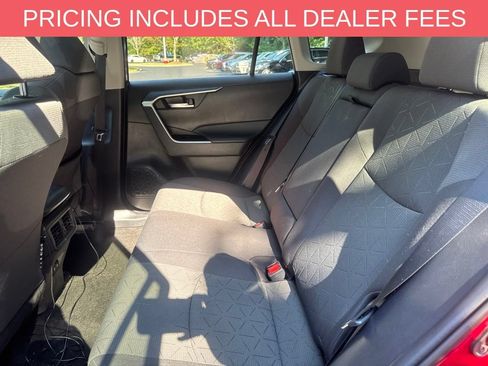 Used 2021 Toyota RAV4 XLE w/ Convenience Package AWD/4WD image 12
