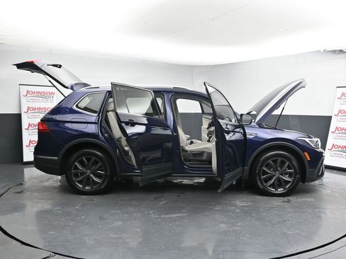 Used 2023 Volkswagen Tiguan SE image 42