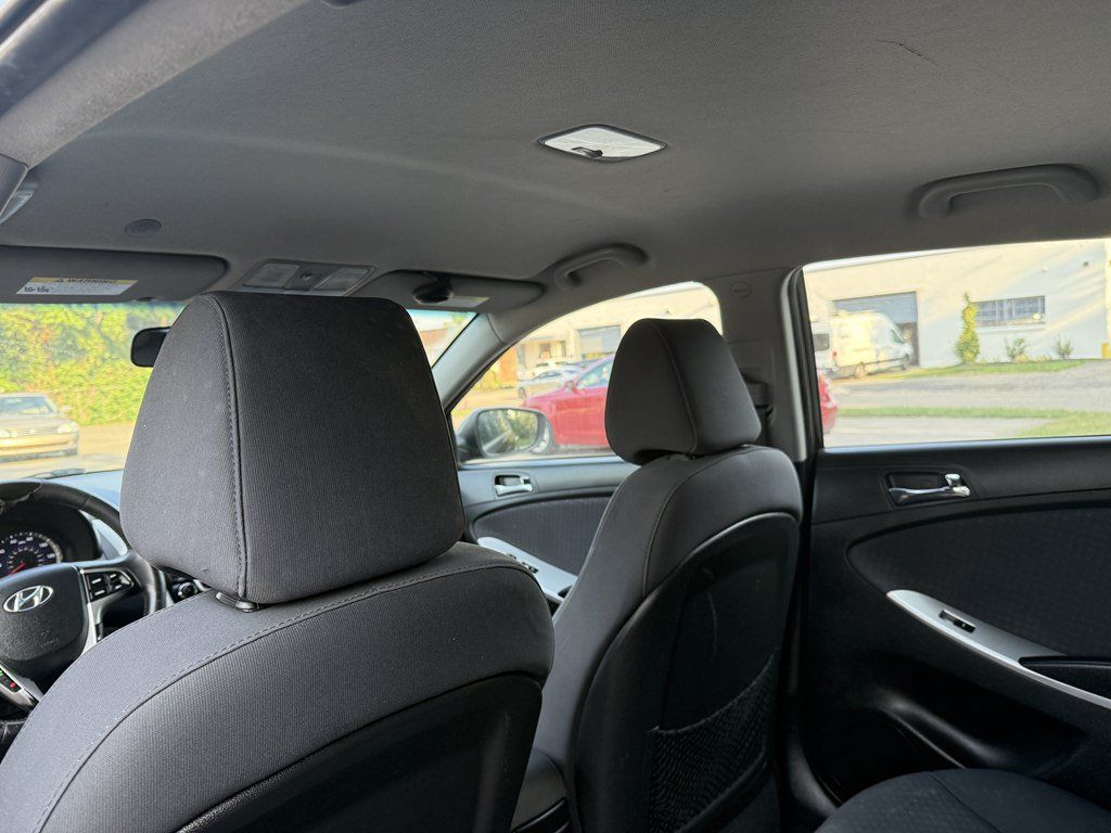 Used 2013 Hyundai Accent SE FWD image 15
