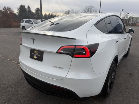 Used 2022 Tesla Model Y Performance image 7