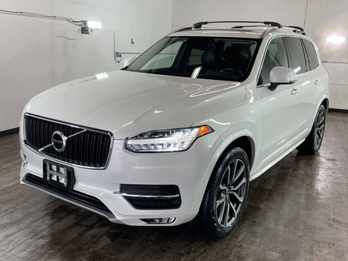 Used 2019 Volvo XC90 T5 Momentum w/ Multimedia Package image 2