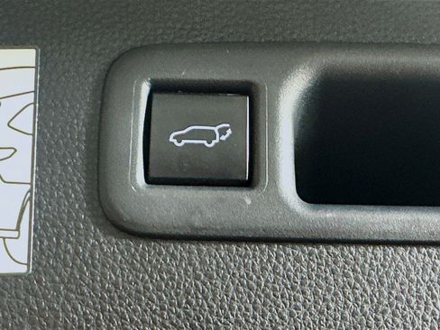 Used 2021 Toyota Highlander Platinum AWD/4WD image 32