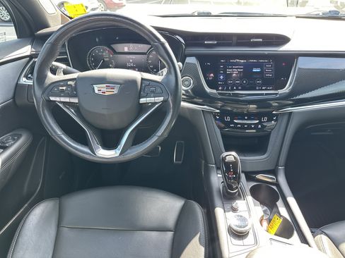 Used 2021 Cadillac XT6 Sport AWD/4WD image 17