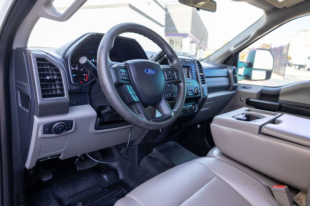 Used 2019 Ford F250 XL w/ STX Appearance Package RWD image 9