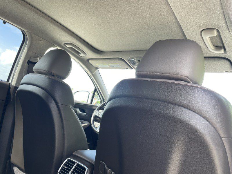 Used 2019 Hyundai Santa Fe Limited FWD image 9