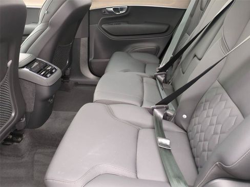 Certified 2025 Volvo XC90 B6 Plus AWD/4WD image 17