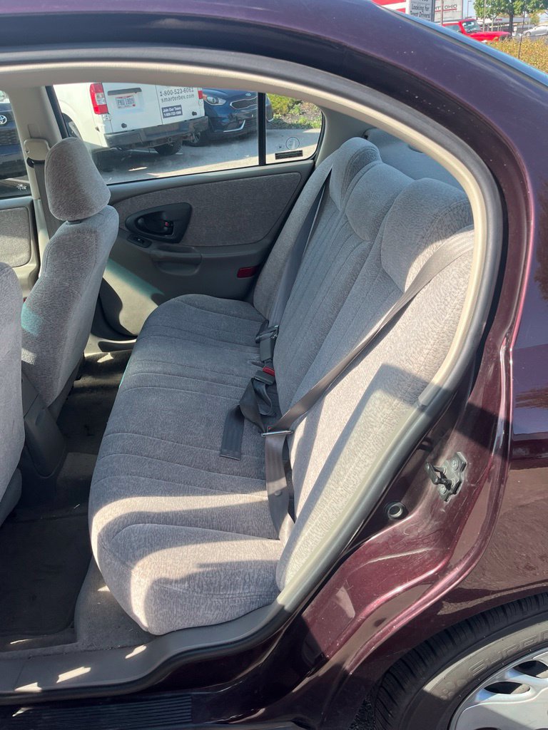 Used 1999 Chevrolet Malibu w/ Preferred Equipment Group 1 FWD image 11