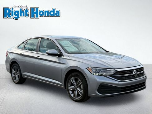 Used 2024 Volkswagen Jetta SE FWD image 10