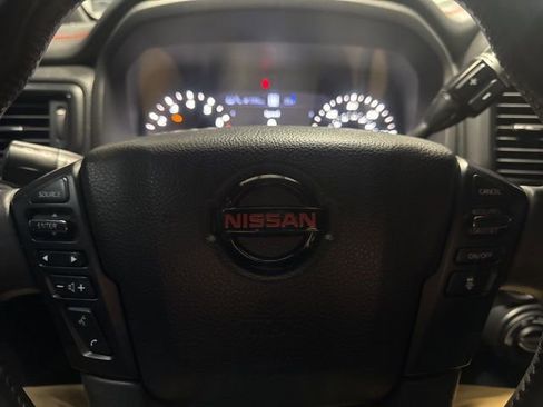 Used 2021 Nissan Titan PRO-4X w/ Pro-4x Convenience Package image 14