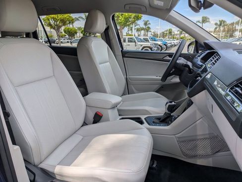 Used 2023 Volkswagen Tiguan SE image 21