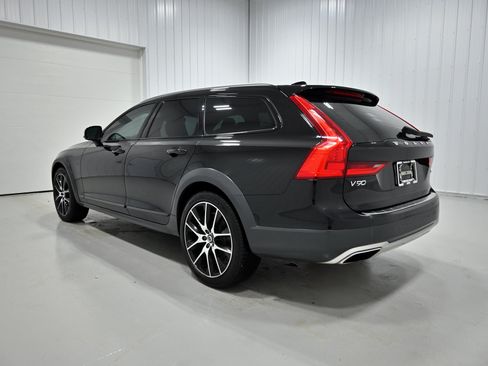 Used 2018 Volvo V90 T6 Cross Country w/ Convenience Package AWD/4WD image 31
