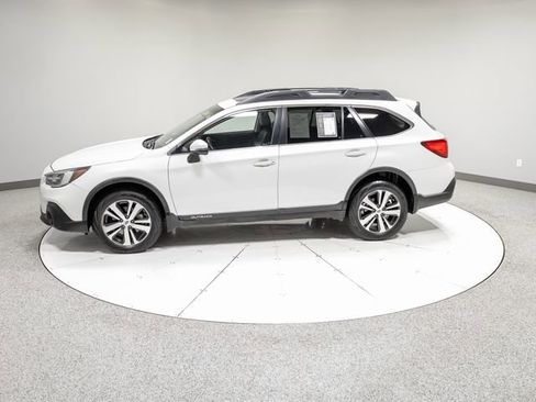 Used 2018 Subaru Outback 3.6R Limited AWD/4WD image 38
