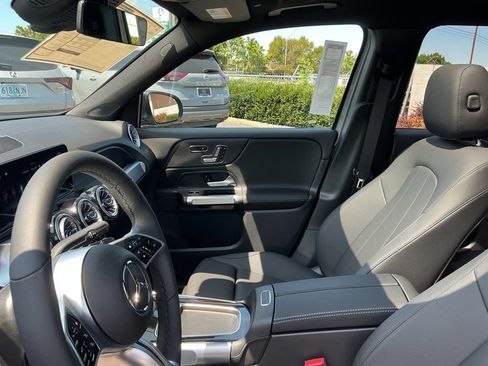 New 2026 Mercedes-Benz GLB 250 4MATIC image 11