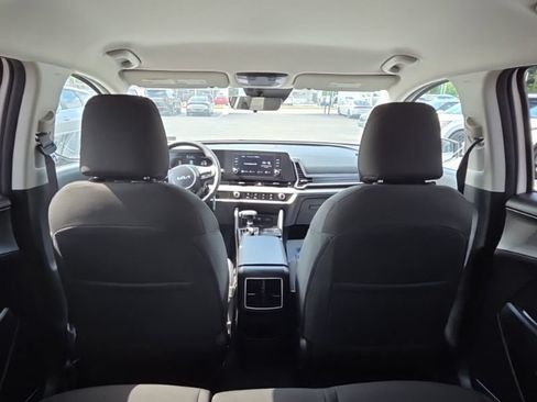 Used 2025 Kia Sportage LX AWD/4WD image 11