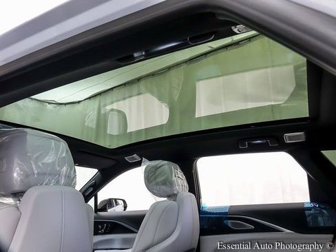 New 2026 Cadillac Lyriq Signature Luxury image 10