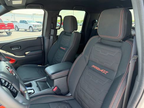 Used 2025 Nissan Frontier PRO-4X w/ Pro Convenience Package AWD/4WD image 11