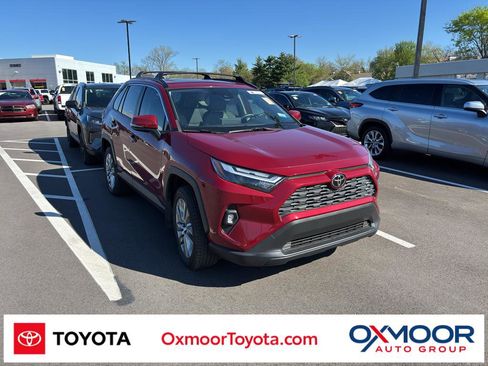 Used 2022 Toyota RAV4 XLE Premium image 1