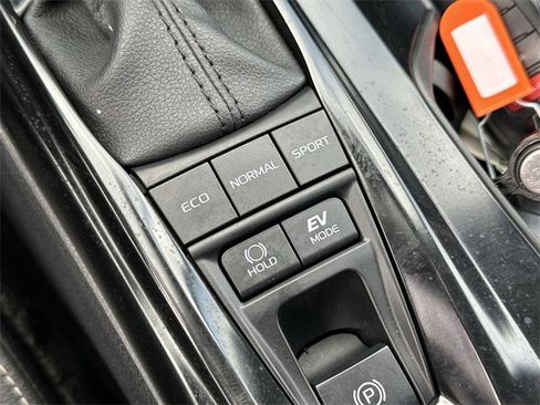 Used 2025 Toyota Camry SE image 22